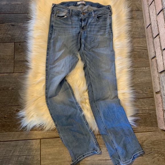 hollister 25 dollar jeans